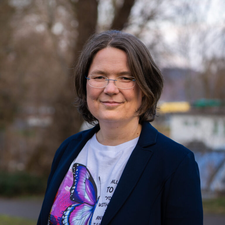 Wichtiger Baustein der Demokratiebildung: Queeres Bildungsprojekt in Brandenburg vor dem Aus – Bündnisgrüne fordern faire Förderung